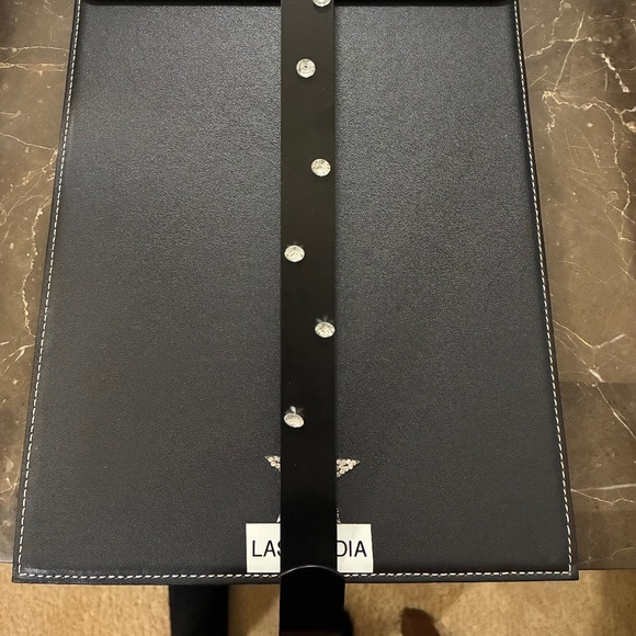 Black Bling  Metal Wreath Hanger - Picture 2 of 3